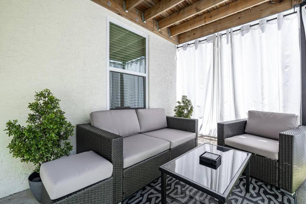 Grand Oaks Terminal In The Heights Apartment Tampa Exterior photo